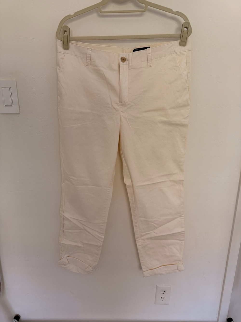 GAP Women's Cropped Chino Pants in Cream